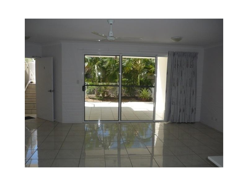 2/51 Harold Street, West End QLD 4810
