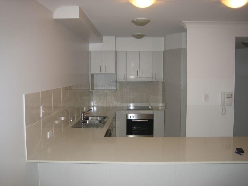 2/51 Harold Street, West End QLD 4810