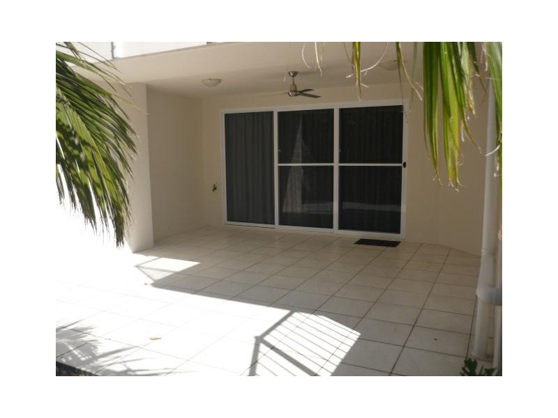 2/51 Harold Street, West End QLD 4810