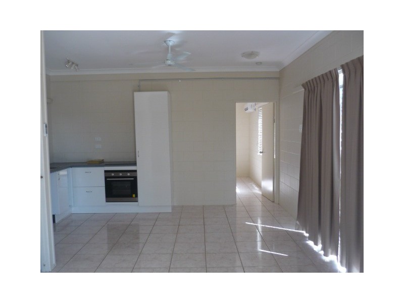 1/133 Howlett Street, Currajong QLD 4812