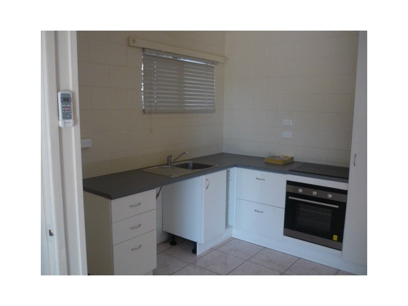 1/133 Howlett Street, Currajong QLD 4812