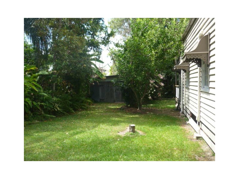 West End QLD 4810