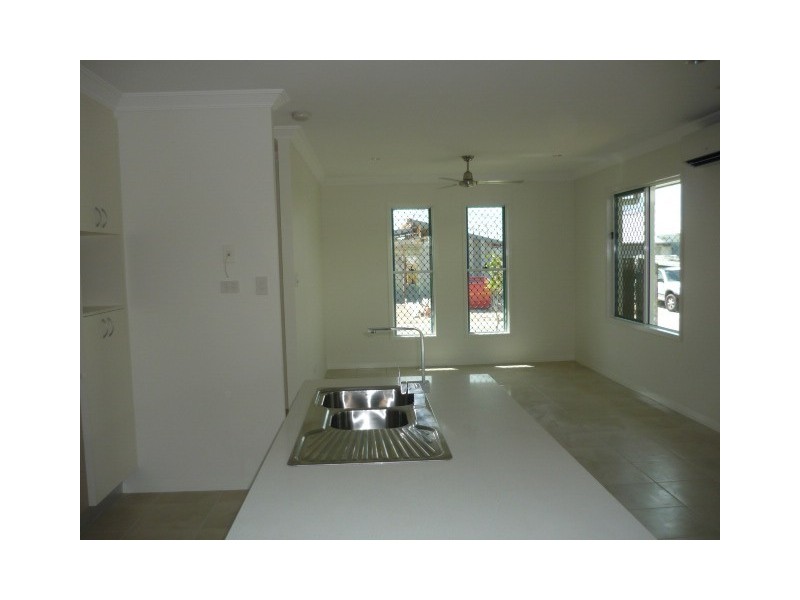 60 Monolith Circuit, Mount Louisa QLD 4814