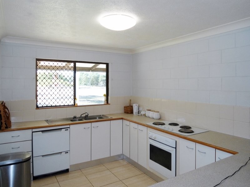 2 Brady Road, Oak Valley QLD 4811