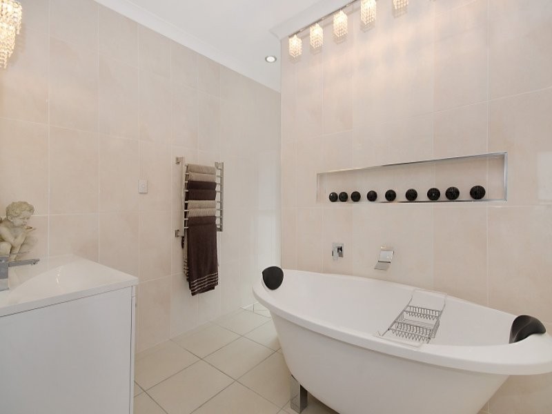 17 Dampier Cresent, Burdell QLD 4818