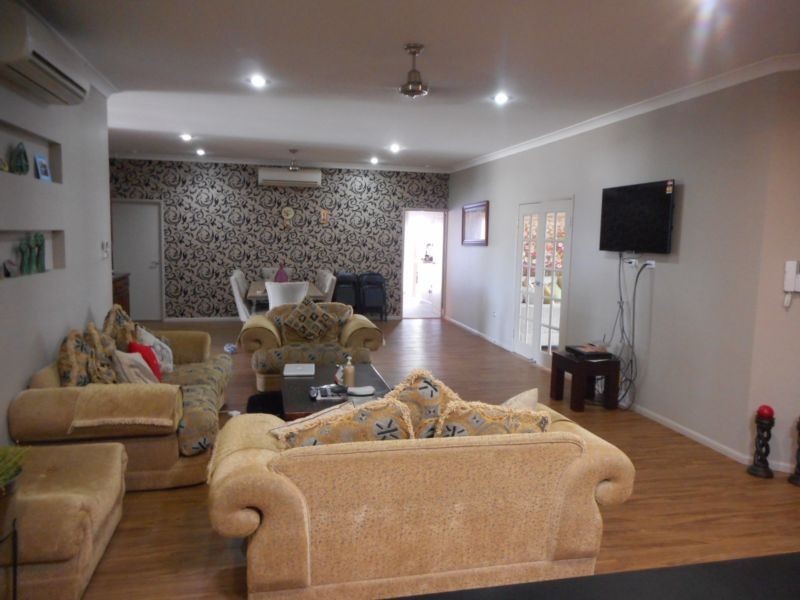 17 Dampier Cresent, Burdell QLD 4818