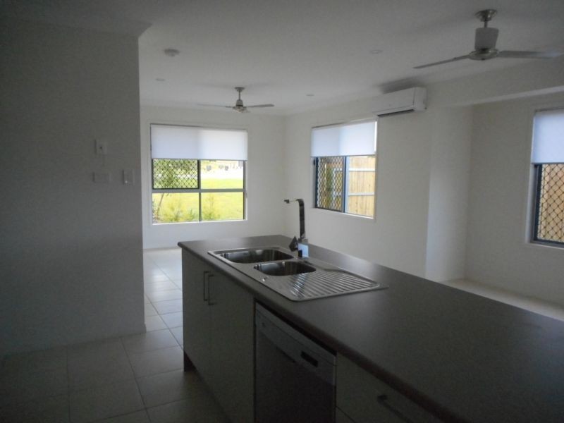 10 Filmoy Place, Bushland Beach QLD 4818