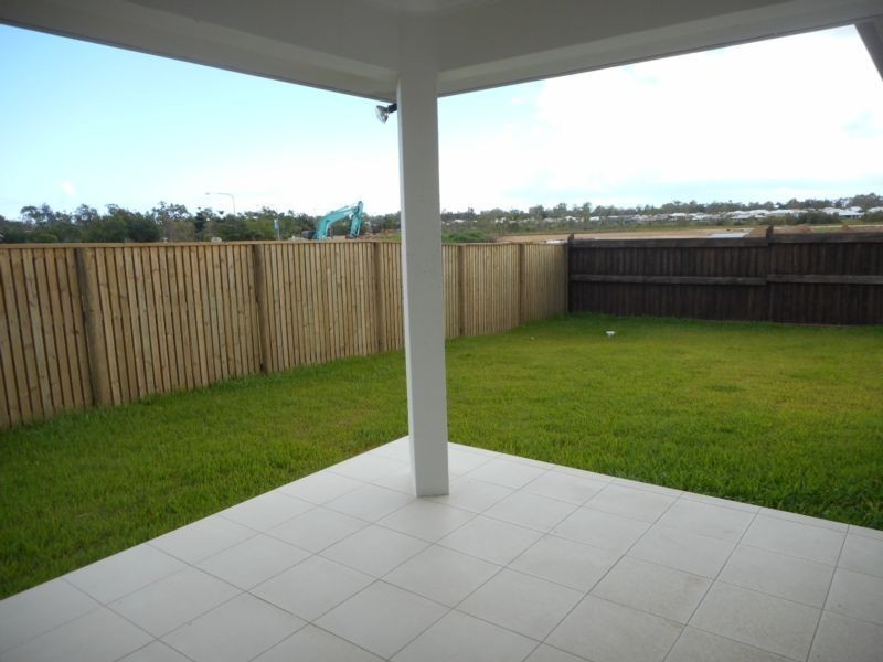 10 Filmoy Place, Bushland Beach QLD 4818
