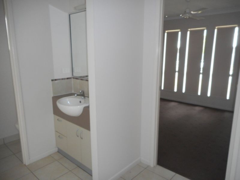 1 Fontwell Court, Mount Low QLD 4818