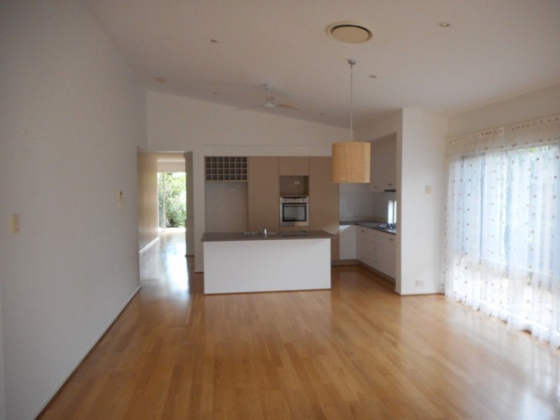 32 Dunlop Street, Kelso QLD 4815