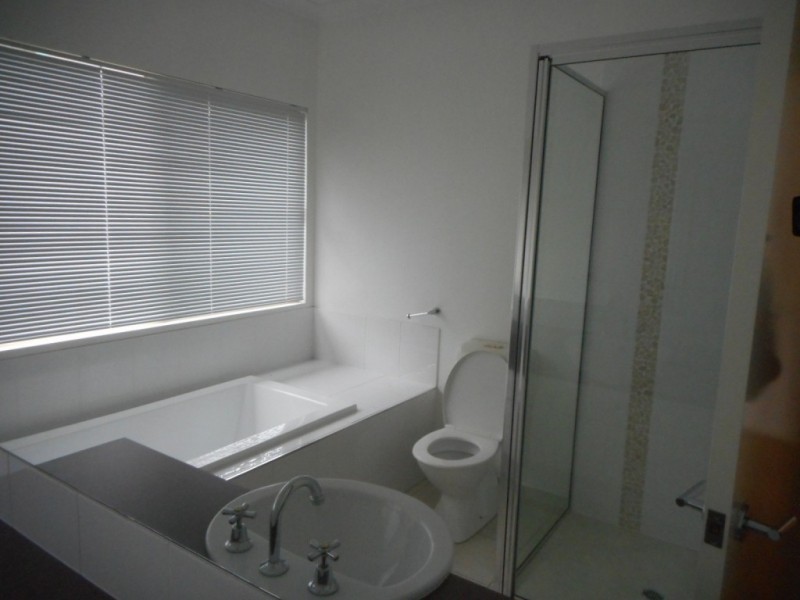 32 Dunlop Street, Kelso QLD 4815