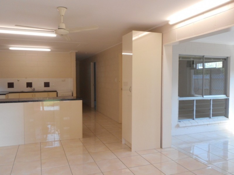 1/25 Quinn Street, Rosslea QLD 4812