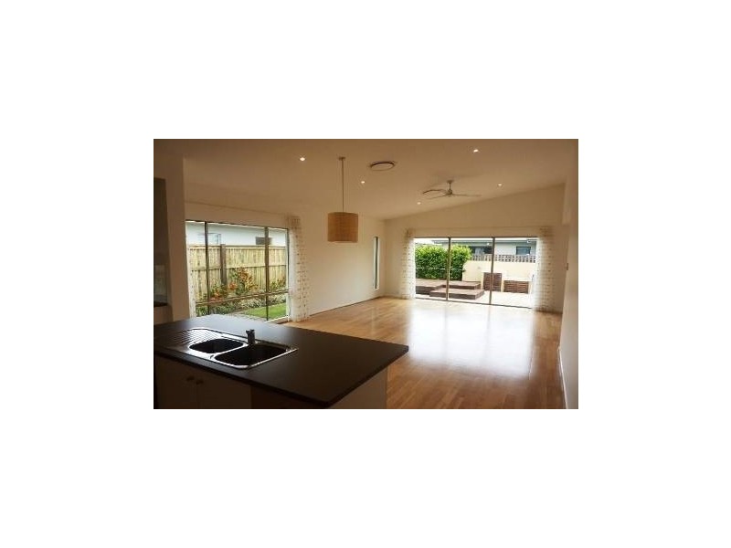 32 Dunlop Street, Kelso QLD 4815