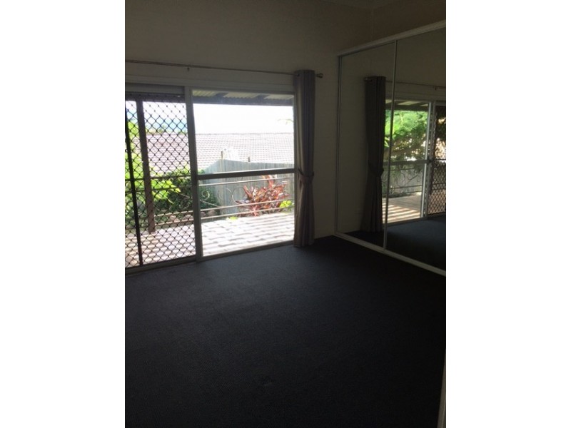 82 Francis St, West End QLD 4810