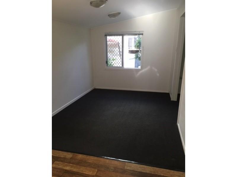 82 Francis St, West End QLD 4810