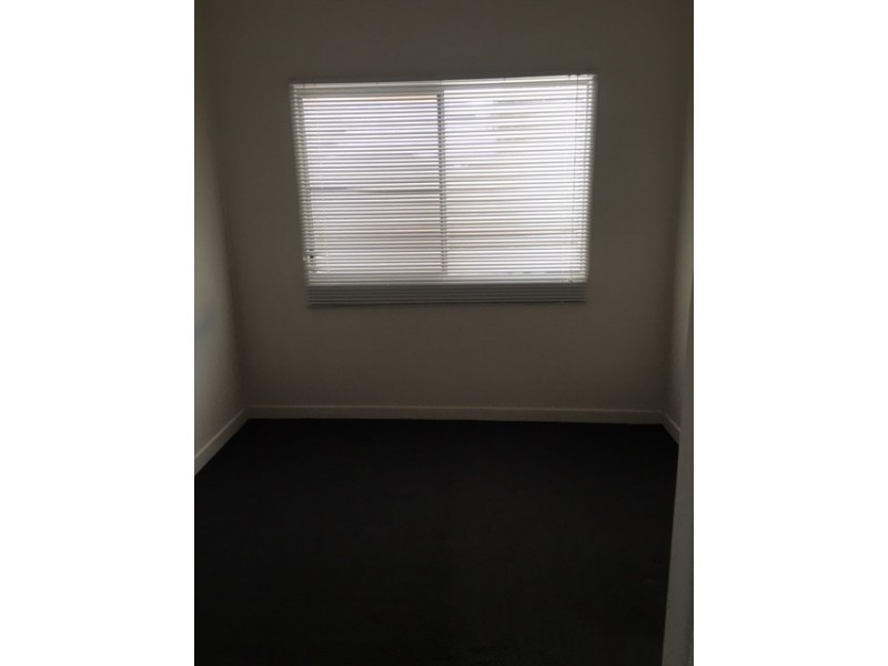 82 Francis St, West End QLD 4810