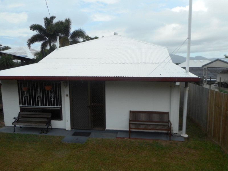 82 Francis St, West End QLD 4810