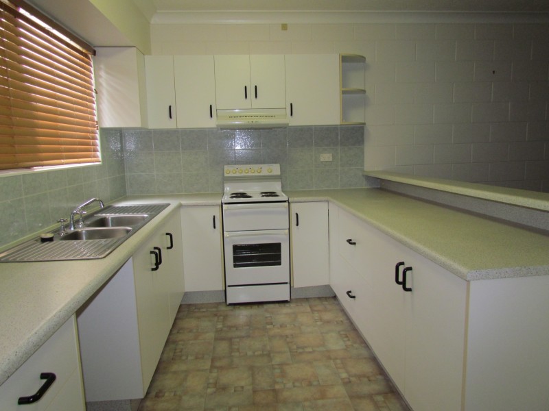 4/19 Second ave, Railway Estate QLD 4810