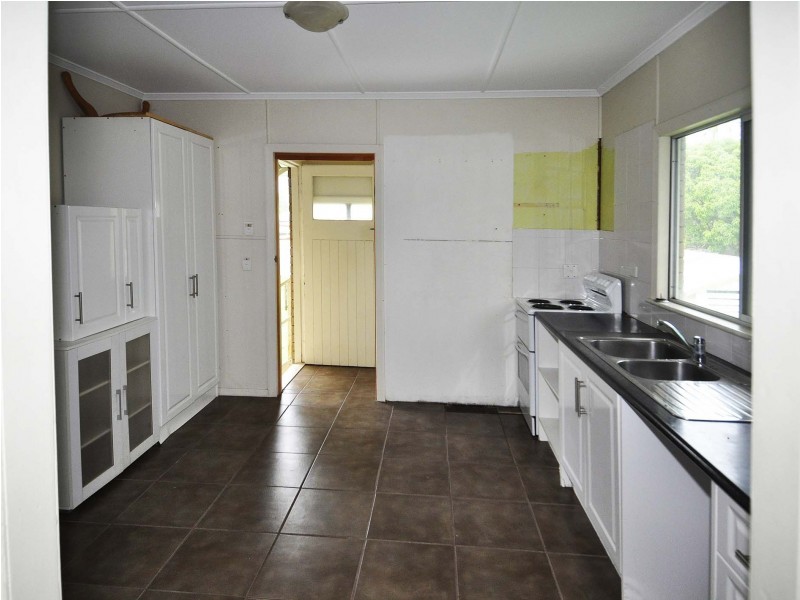 22 Keenan street, Oonoonba QLD 4811