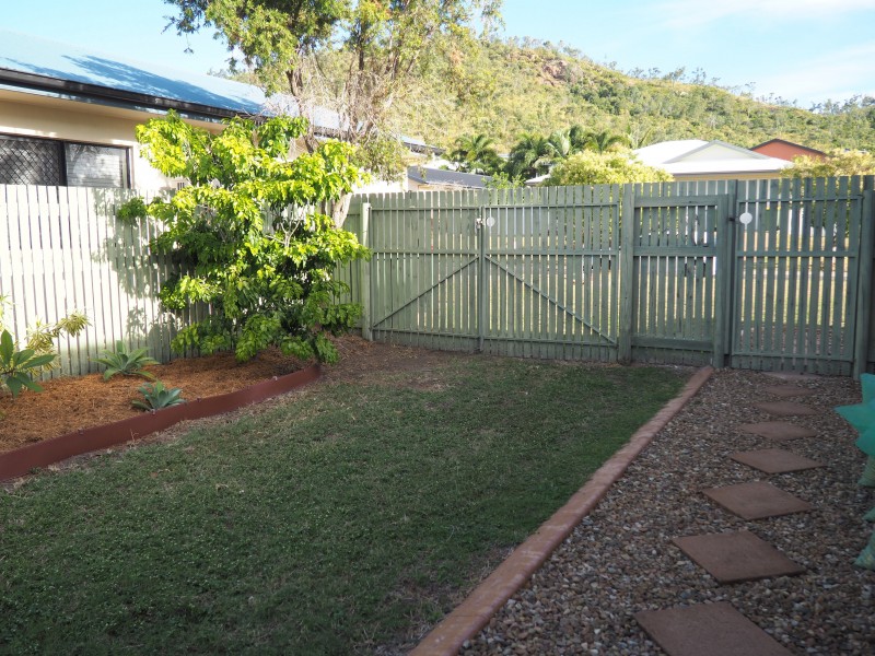 17 Monaro Circuit, Mount Louisa QLD 4814