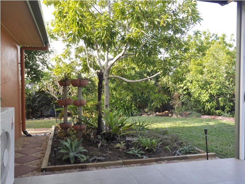 17 Monaro Circuit, Mount Louisa QLD 4814