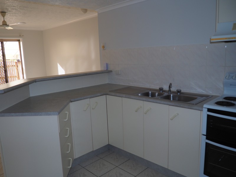 4/13 Primrose Street, North Ward QLD 4810