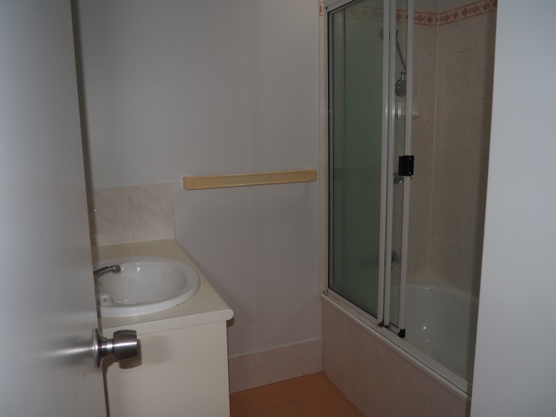 4/13 Primrose Street, North Ward QLD 4810