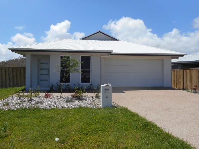 128 Kennard Circuit, Bushland Beach QLD 4818