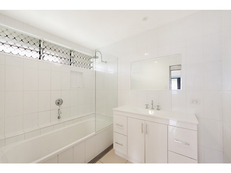 40 Cordelia Avenue, Cranbrook QLD 4814