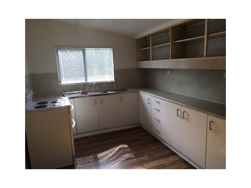 82 Francis Street, West End QLD 4810