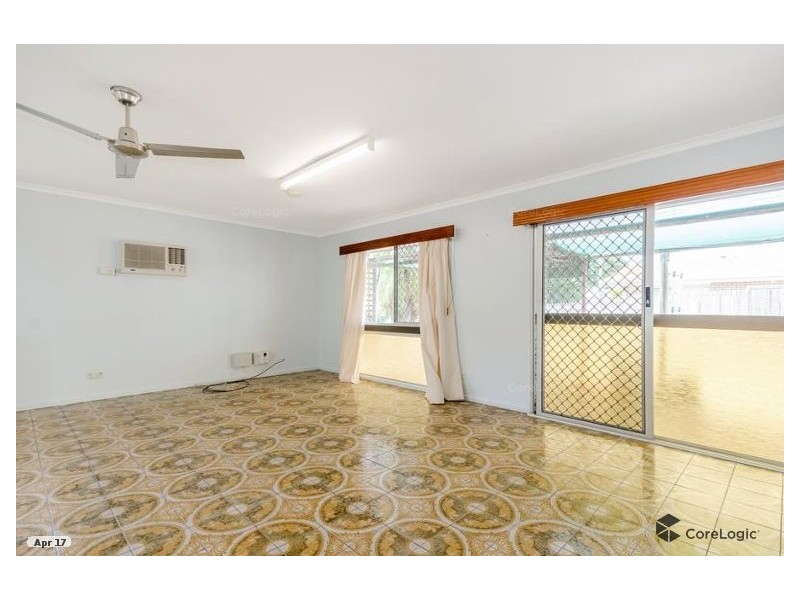 16 Surrey Street, Hyde Park QLD 4812