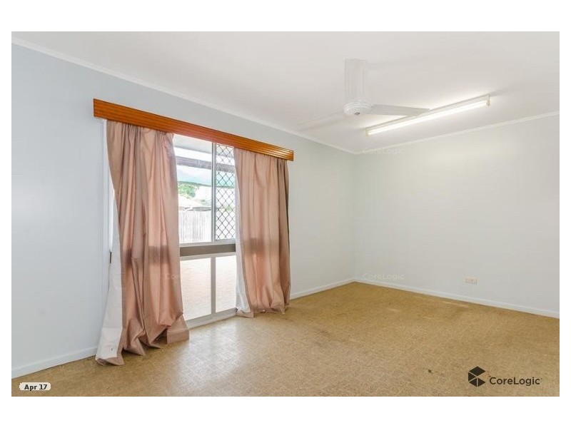 16 Surrey Street, Hyde Park QLD 4812