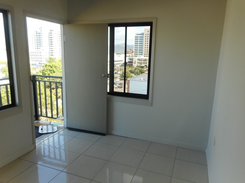 33 Wills Street, Townsville City QLD 4810