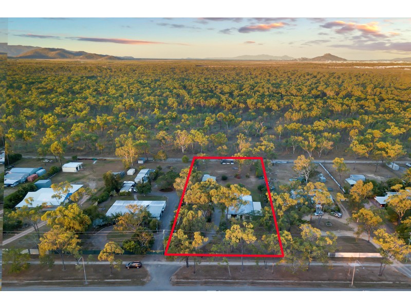 103 Mt Low Parkway, Mount Low QLD 4818