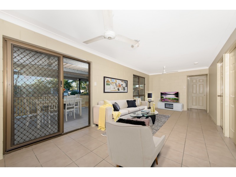 103 Mt Low Parkway, Mount Low QLD 4818