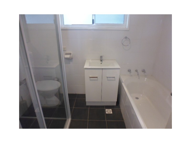 4 Leonard Avenue, Greystanes NSW 2145