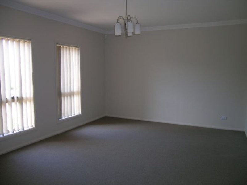 16 Cummings Avenue, Pemulwuy NSW 2145