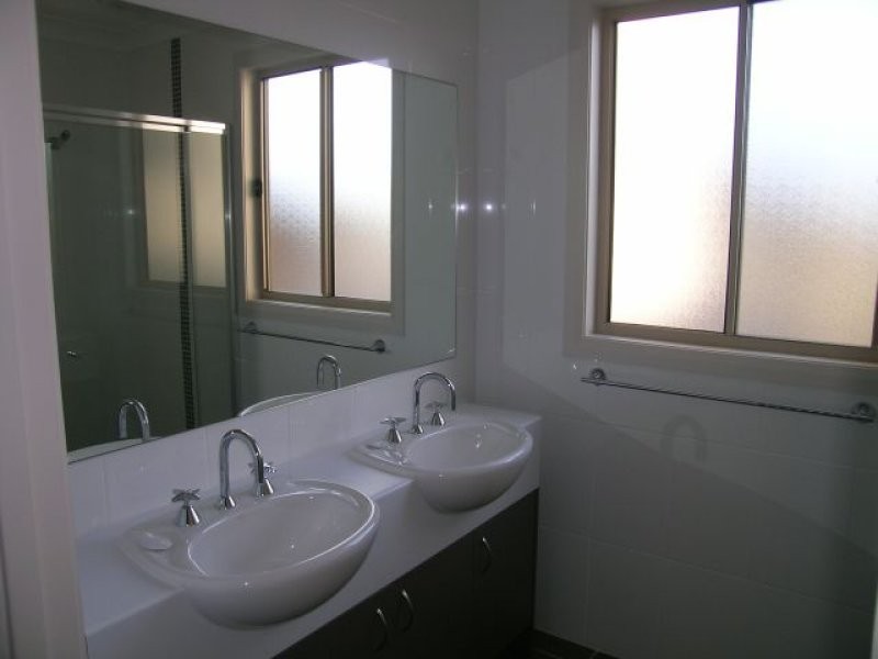 16 Cummings Avenue, Pemulwuy NSW 2145