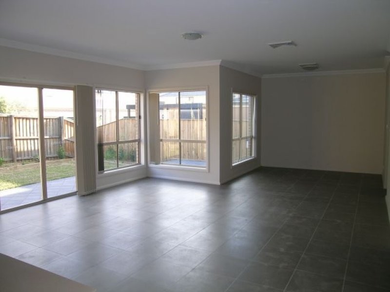 16 Cummings Avenue, Pemulwuy NSW 2145