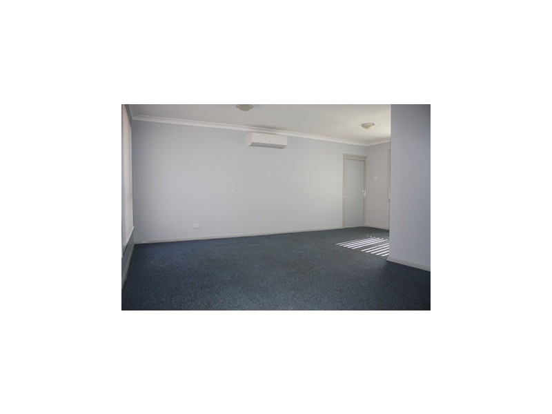 2/37 Burrabogee Road, Pendle Hill NSW 2145