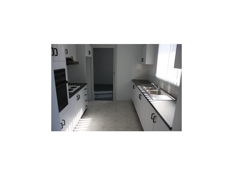 2/37 Burrabogee Road, Pendle Hill NSW 2145