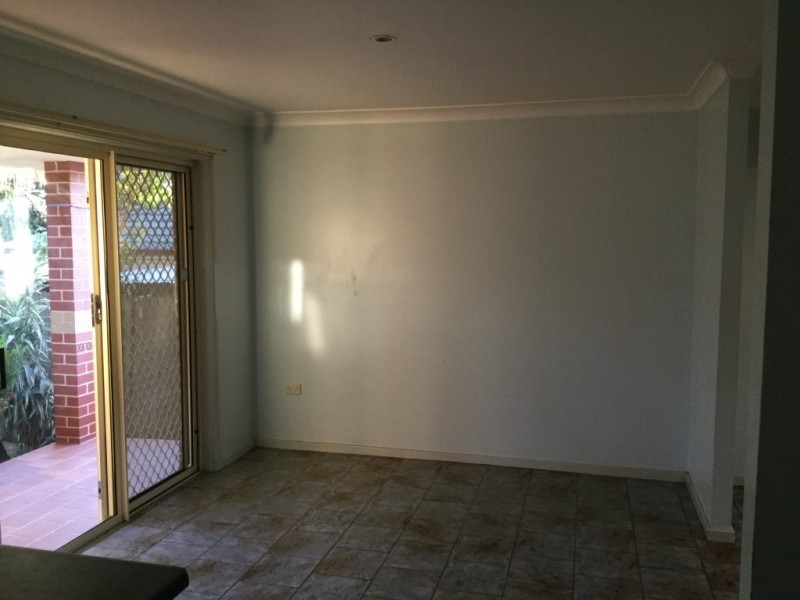 2D Rhodes Avenue, Guildford NSW 2161