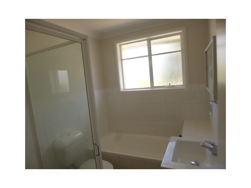 8 Simpson Street, Greystanes NSW 2145