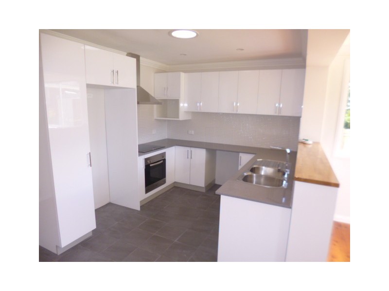 8 Simpson Street, Greystanes NSW 2145