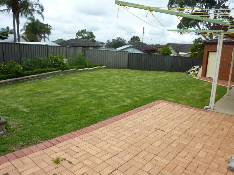 27 Dawn Street, Greystanes NSW 2145