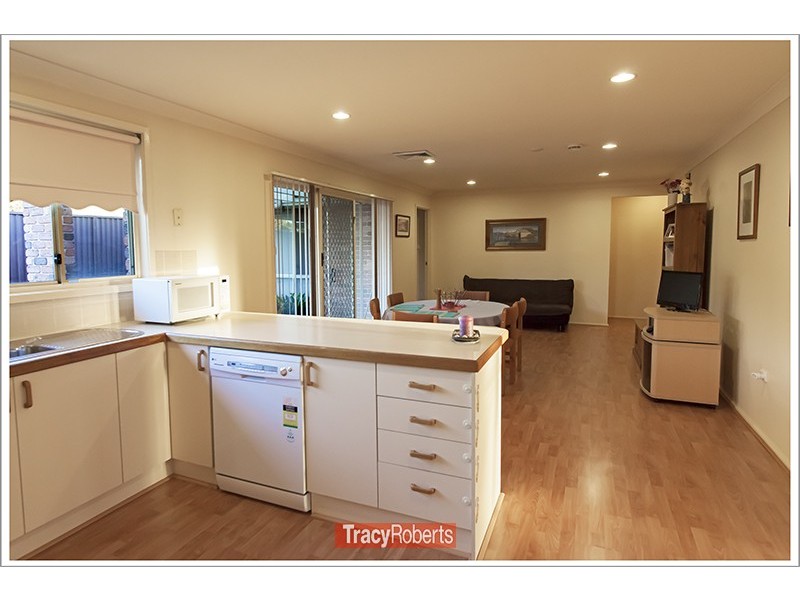 27 Hampton Crescent, Prospect NSW 2148