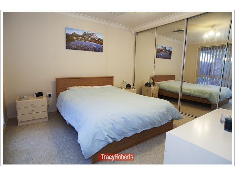 27 Hampton Crescent, Prospect NSW 2148