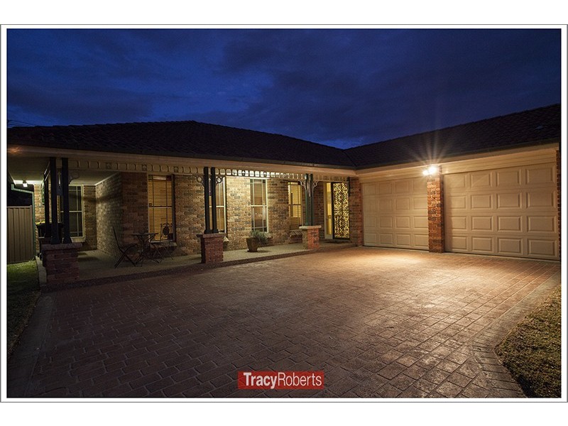 27 Hampton Crescent, Prospect NSW 2148