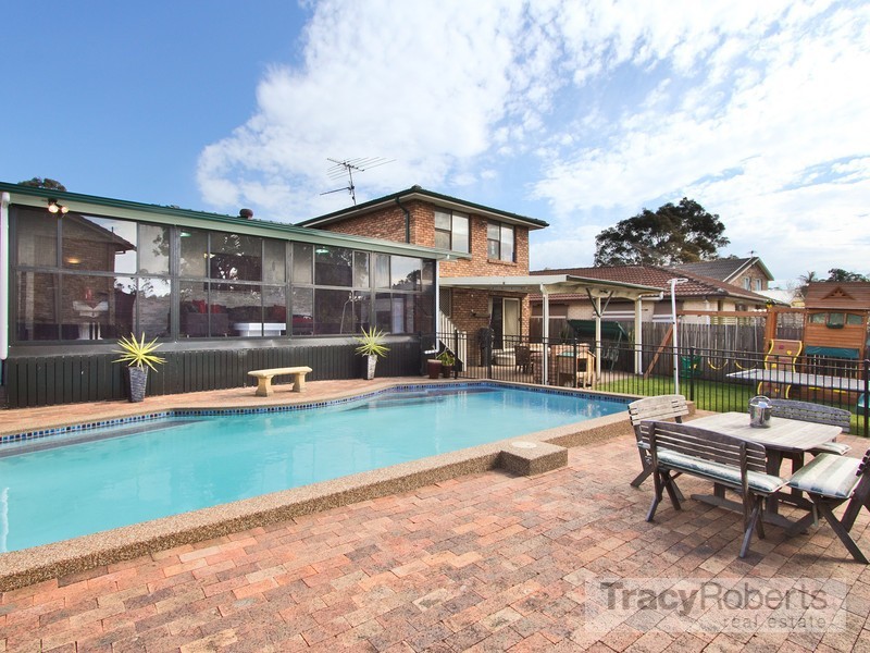 18 Hewitt St, Greystanes NSW 2145