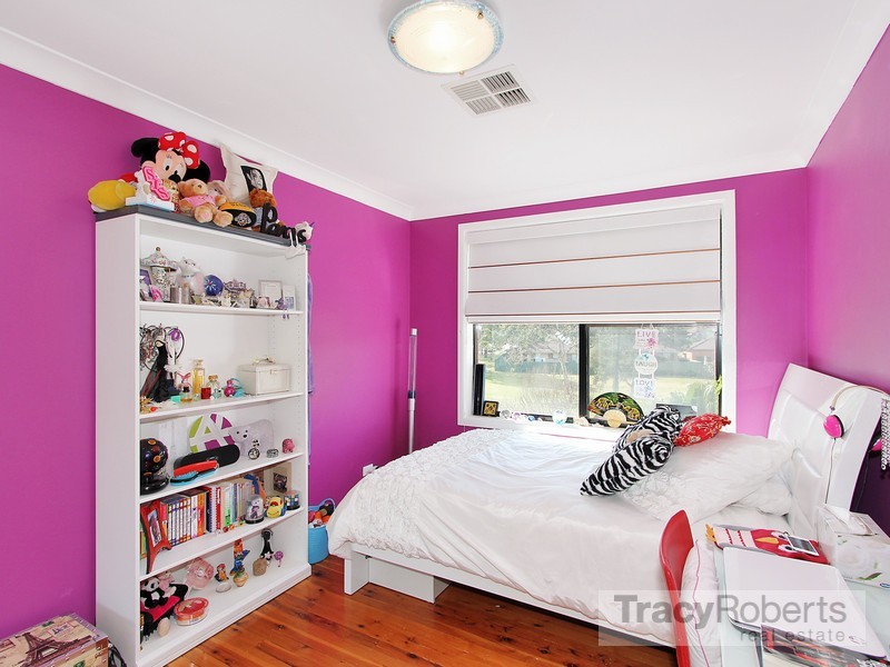 18 Hewitt St, Greystanes NSW 2145